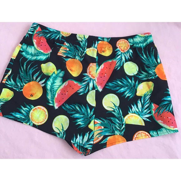 City Streets black shorts fruit theme size large - Picture 4 of 9